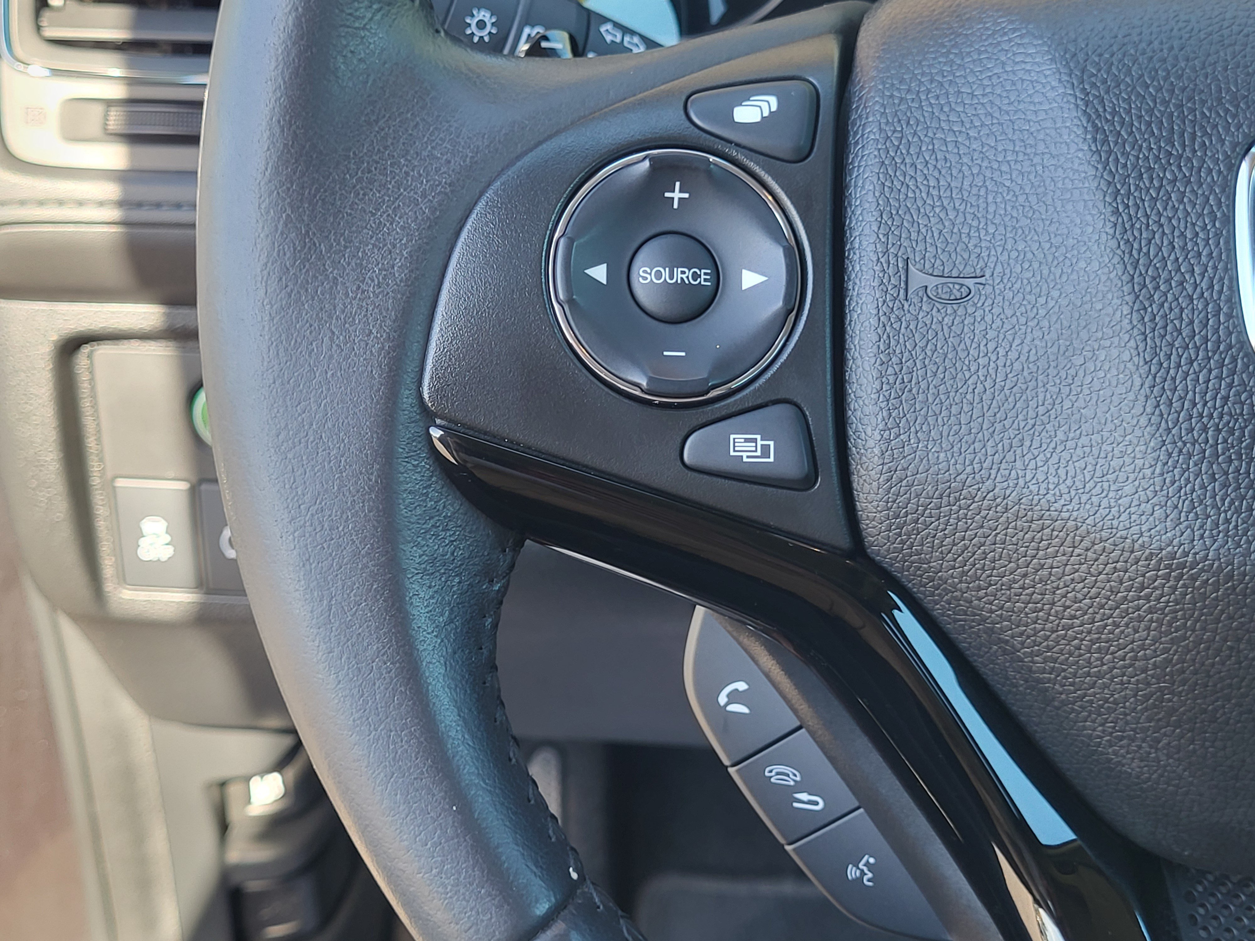Used 2018 Honda HR-V EX-L image 15