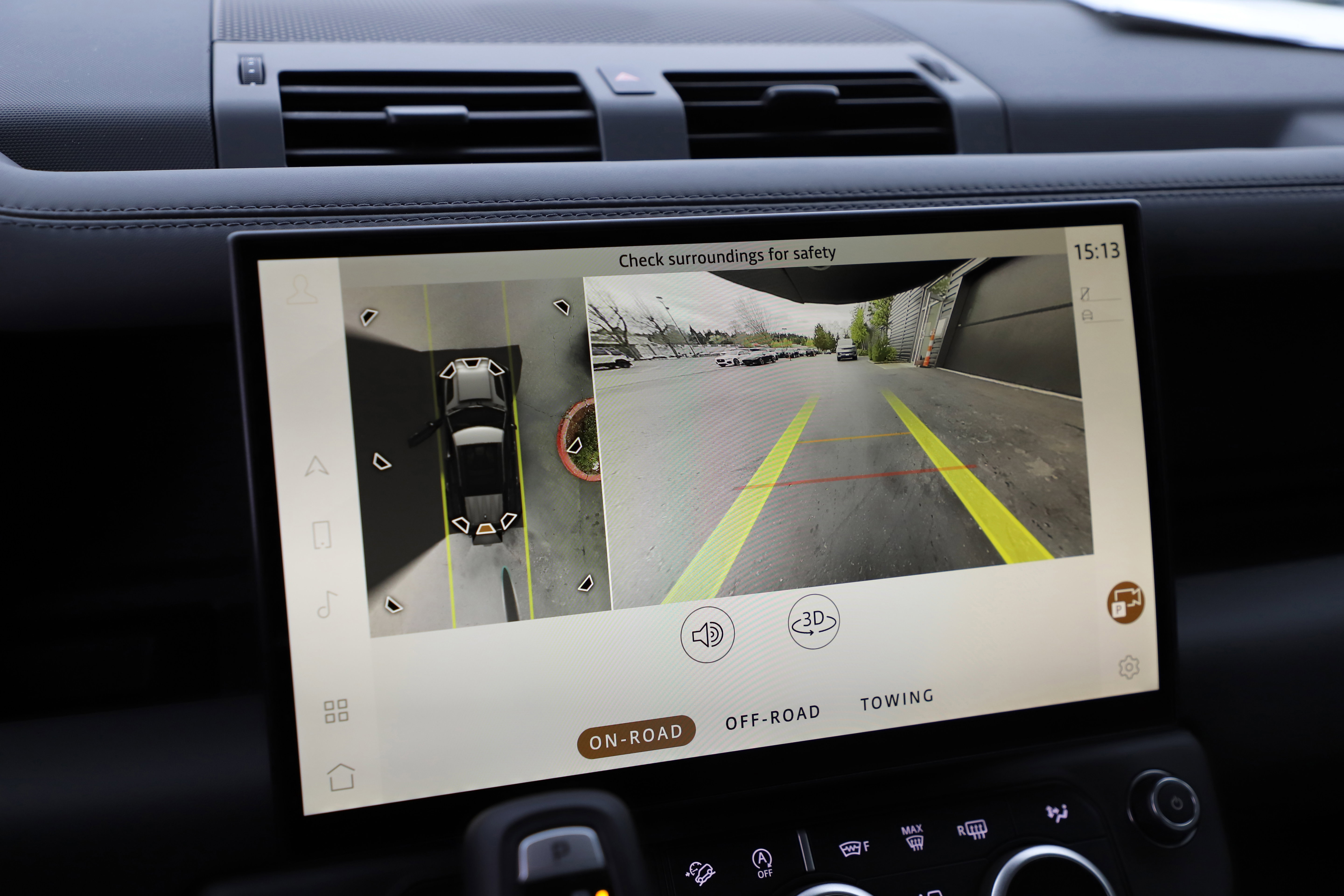 New 2026 Land Rover Defender 110 X-Dynamic SE image 25