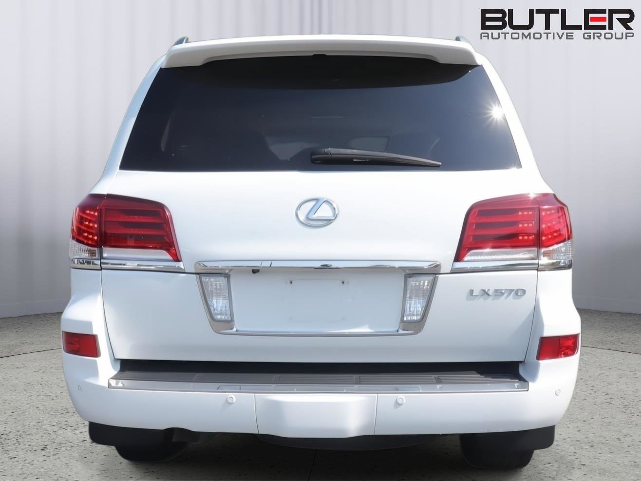 Used 2013 Lexus LX 570 4WD w/ Luxury Pkg image 6