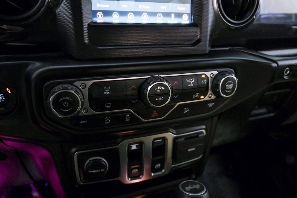 Used 2020 Jeep Wrangler Sport image 27