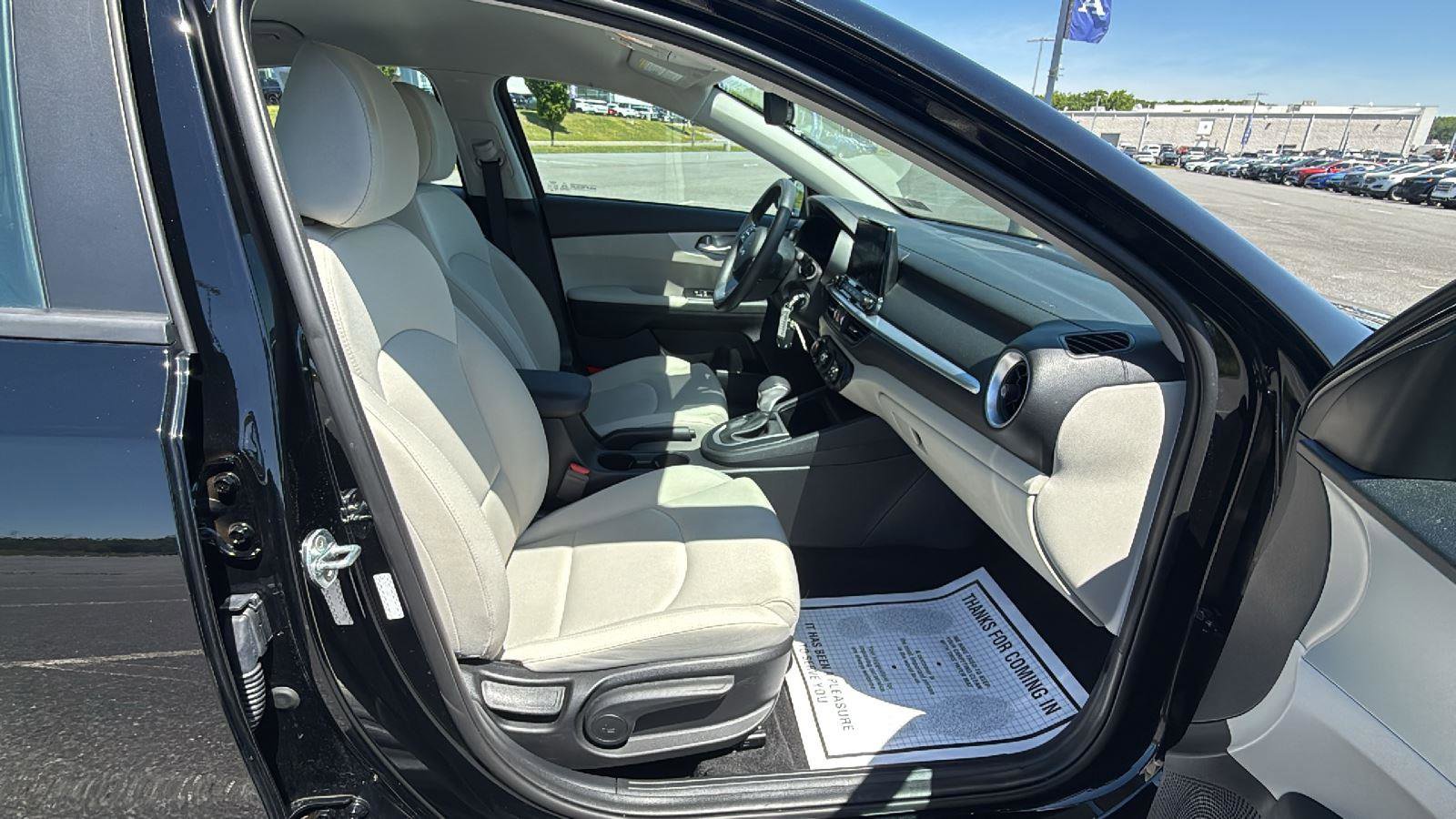 Used 2023 Kia Forte LXS w/ LXS Technology Package FWD image 15