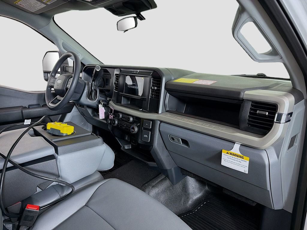 New 2025 Ford F550 4x4 Regular Cab Super Duty image 14