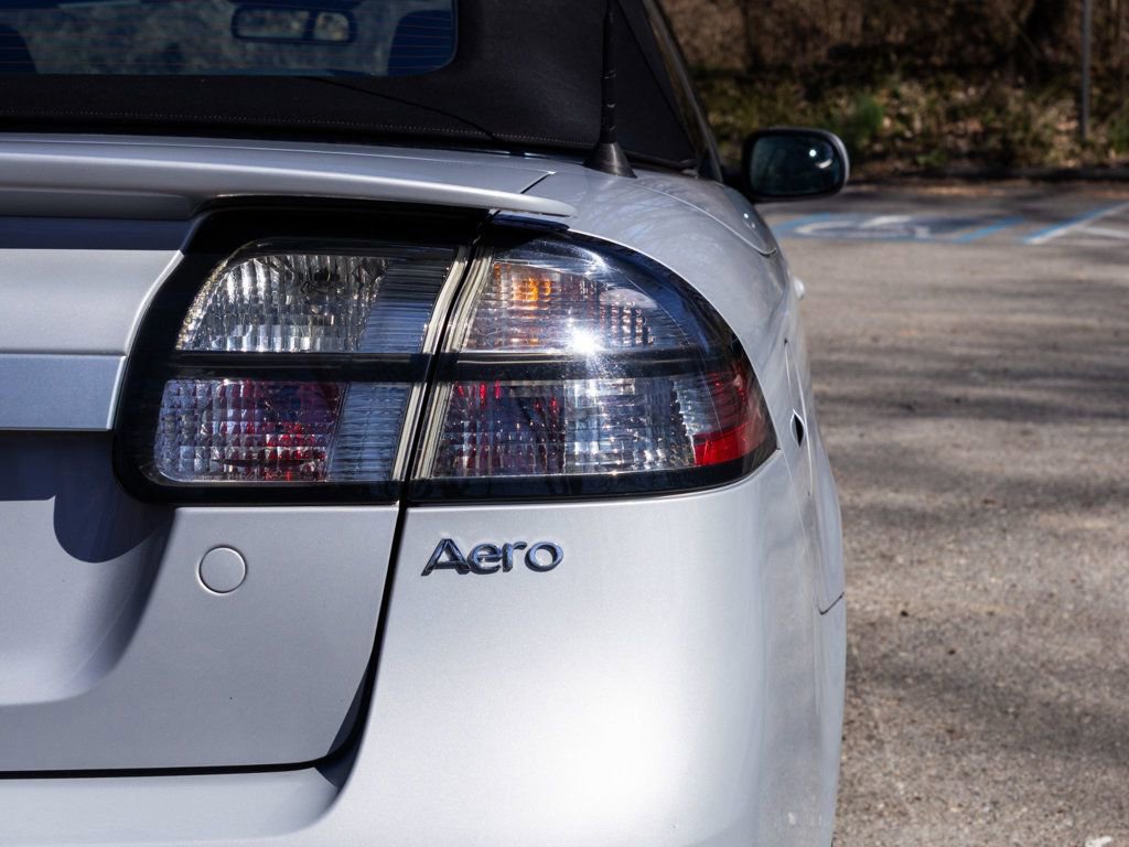 Used 2010 Saab 9-3 Aero w/ Aero Premium Package image 16