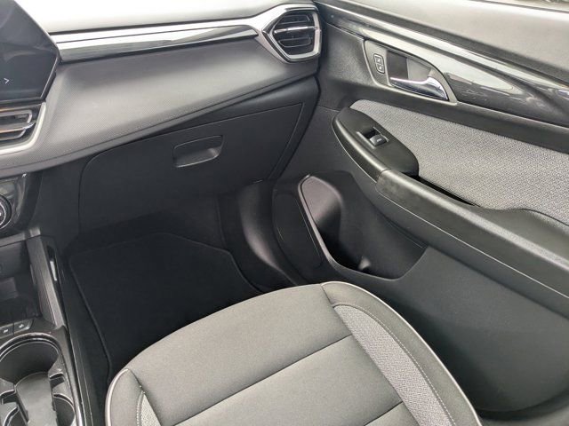 Used 2024 Chevrolet TrailBlazer LT w/ LT Cold Weather Package image 17