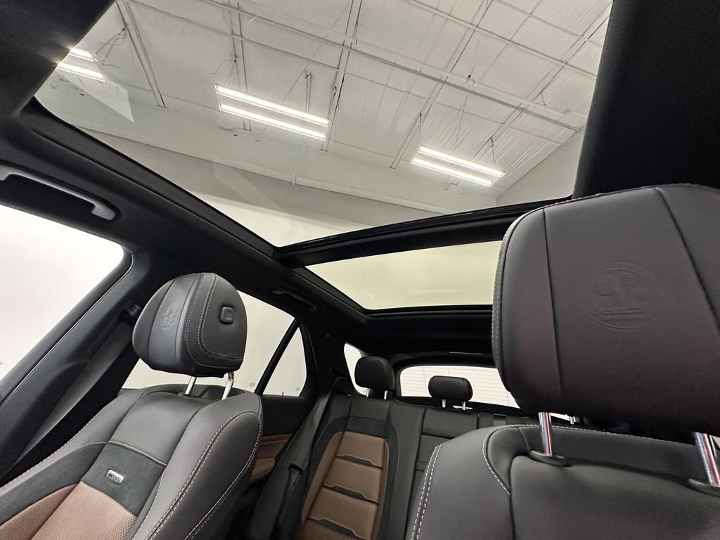 Certified 2025 Mercedes-Benz GLE 53 AMG 4MATIC image 35