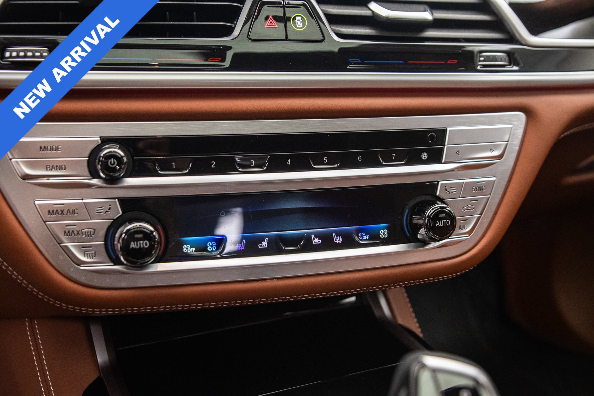 Used 2022 BMW ALPINA B7 xDrive w/ Luxury Rear Seating Package AWD/4WD image 34
