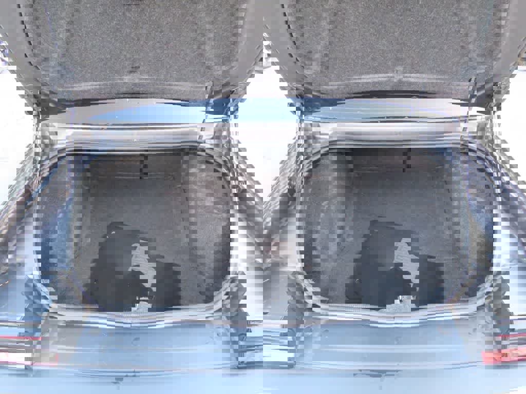 Used 2019 Dodge Challenger SXT image 9