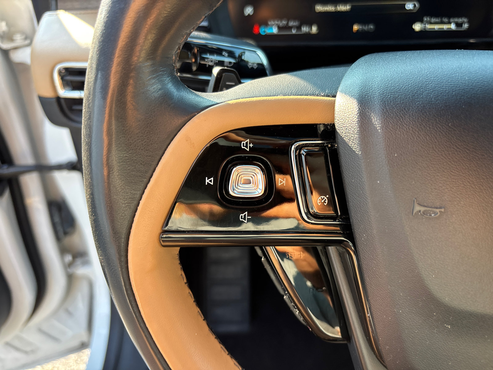 Certified 2022 Lincoln Corsair Reserve w/ Luxury Package AWD/4WD image 17