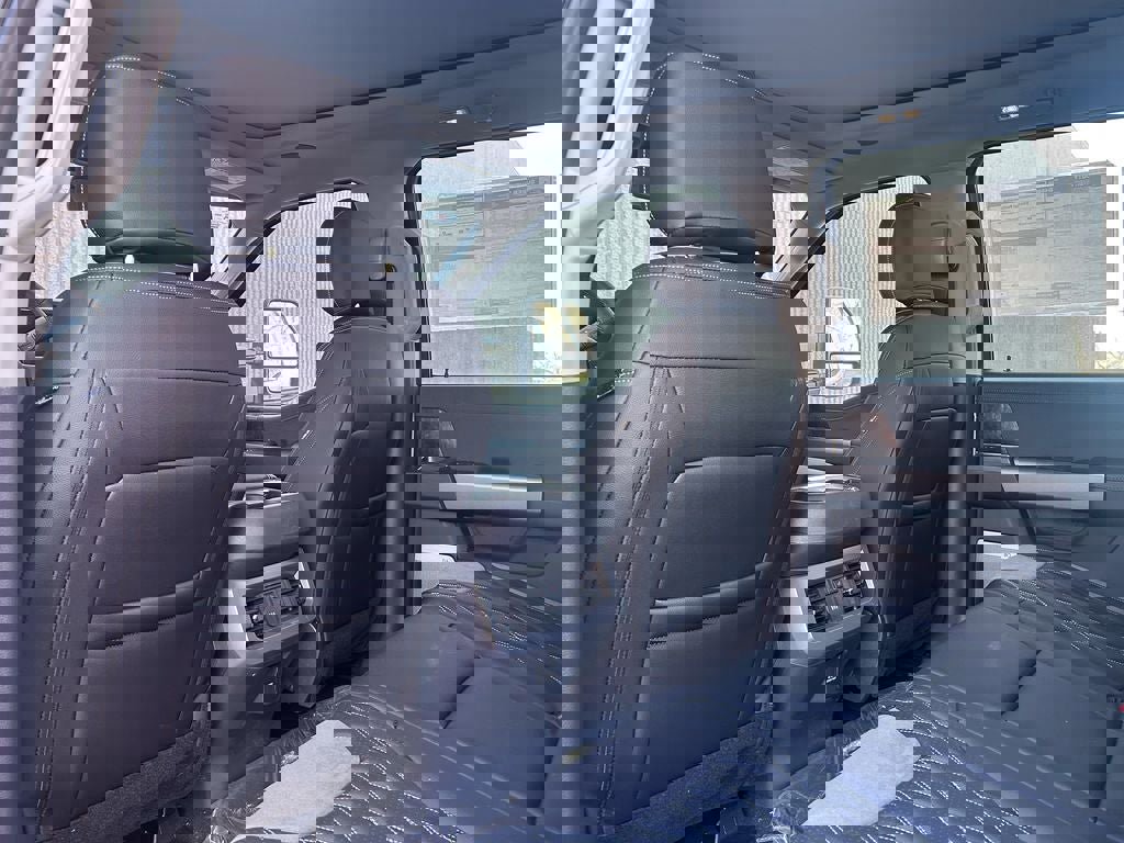 New 2026 Ford F250 Lariat w/ Black Appearance Package image 14