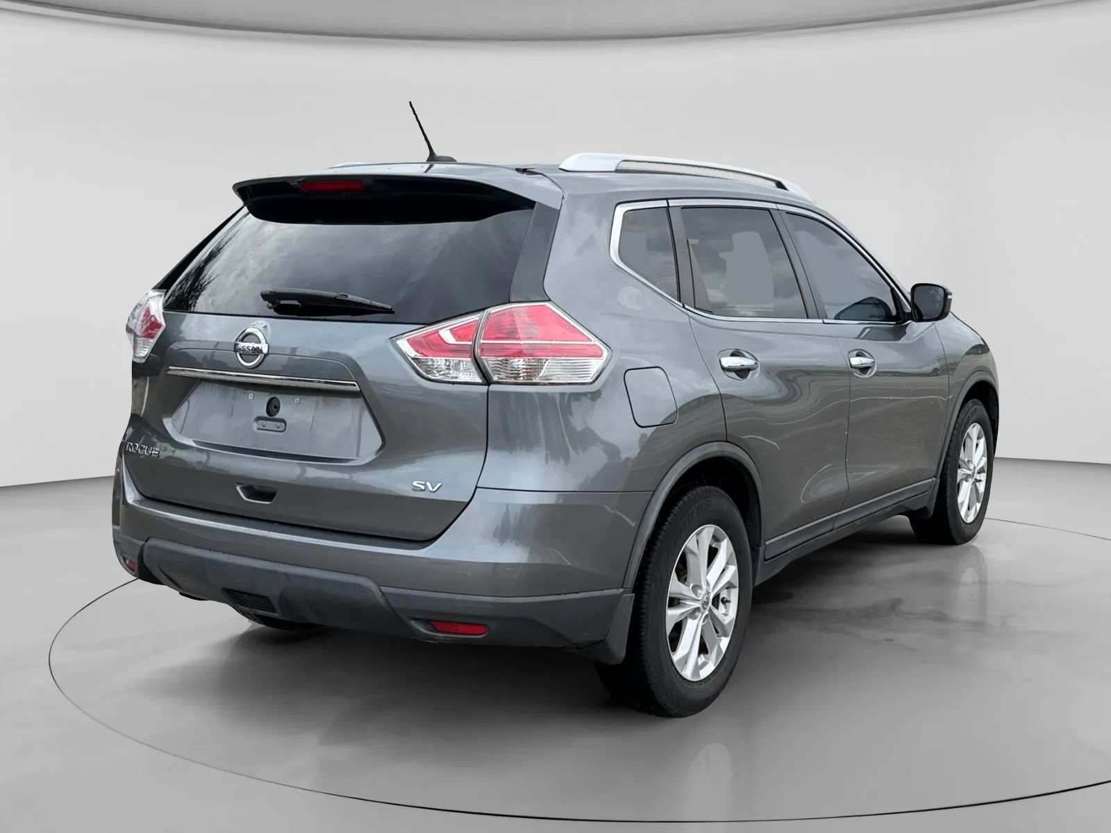 Used 2015 Nissan Rogue SV FWD image 5
