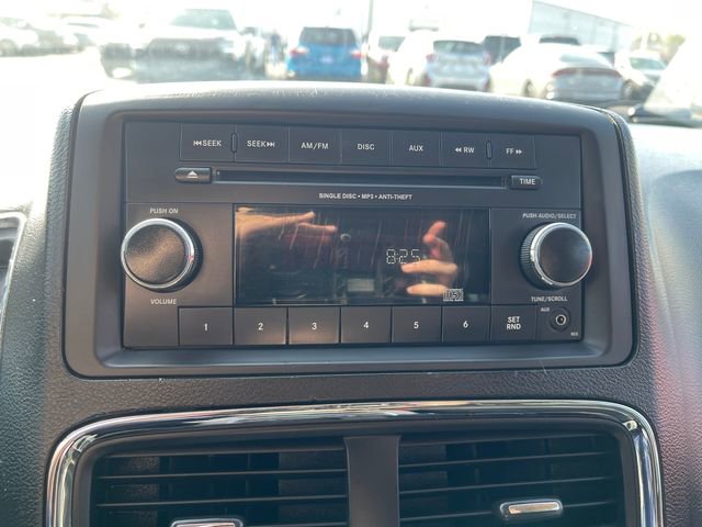 Used 2014 Dodge Grand Caravan SXT FWD image 25