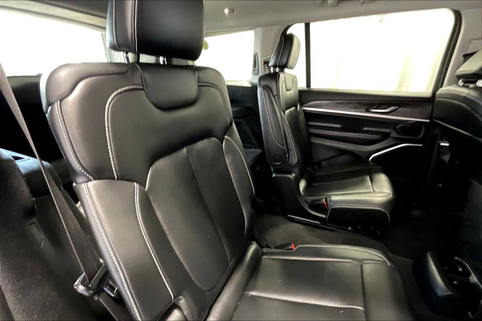 Used 2021 Jeep Grand Cherokee L Limited w/ Trailer Tow Group (B) image 16