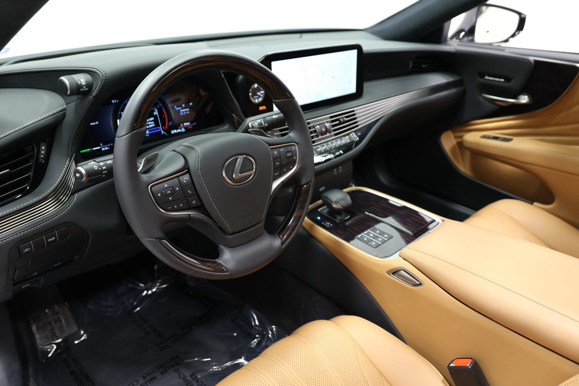 Used 2024 Lexus LS 500 w/ Interior Upgrade Package RWD image 19