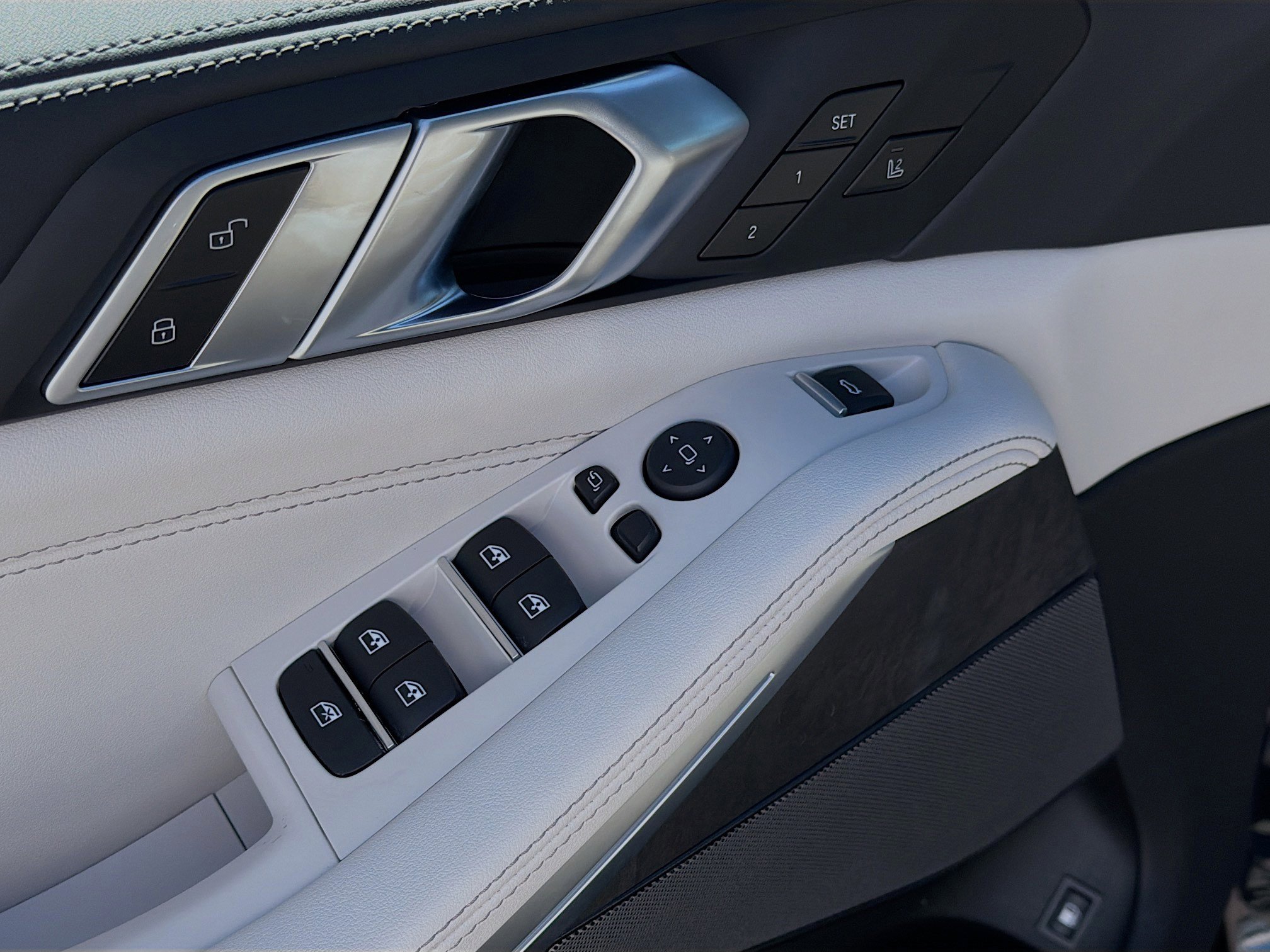 New 2026 BMW X5 xDrive50e w/ Executive Package image 23