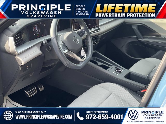 Used 2025 Volkswagen Tiguan SE R-Line AWD/4WD image 12