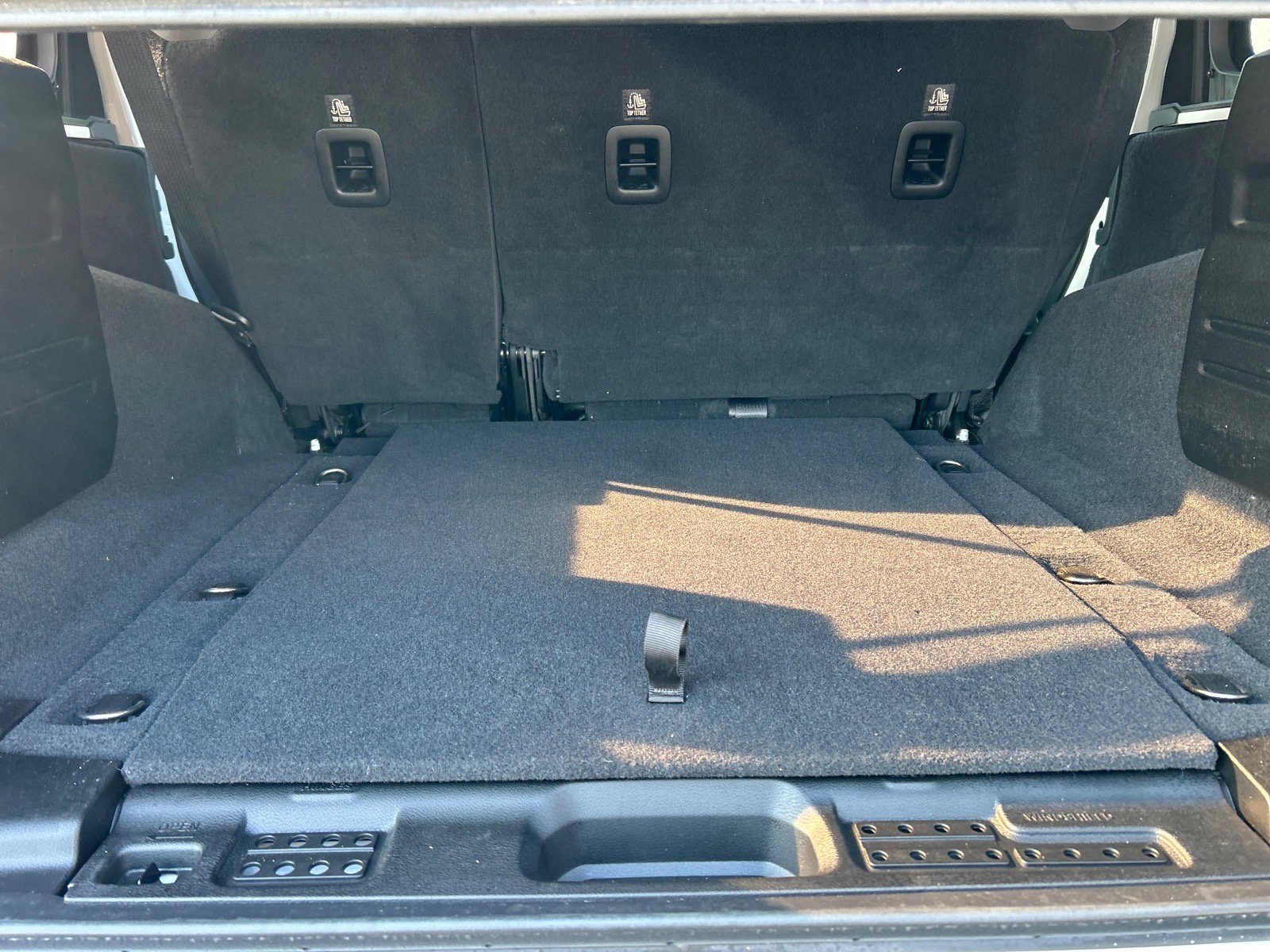 Used 2018 Jeep Wrangler Unlimited Sport S image 13