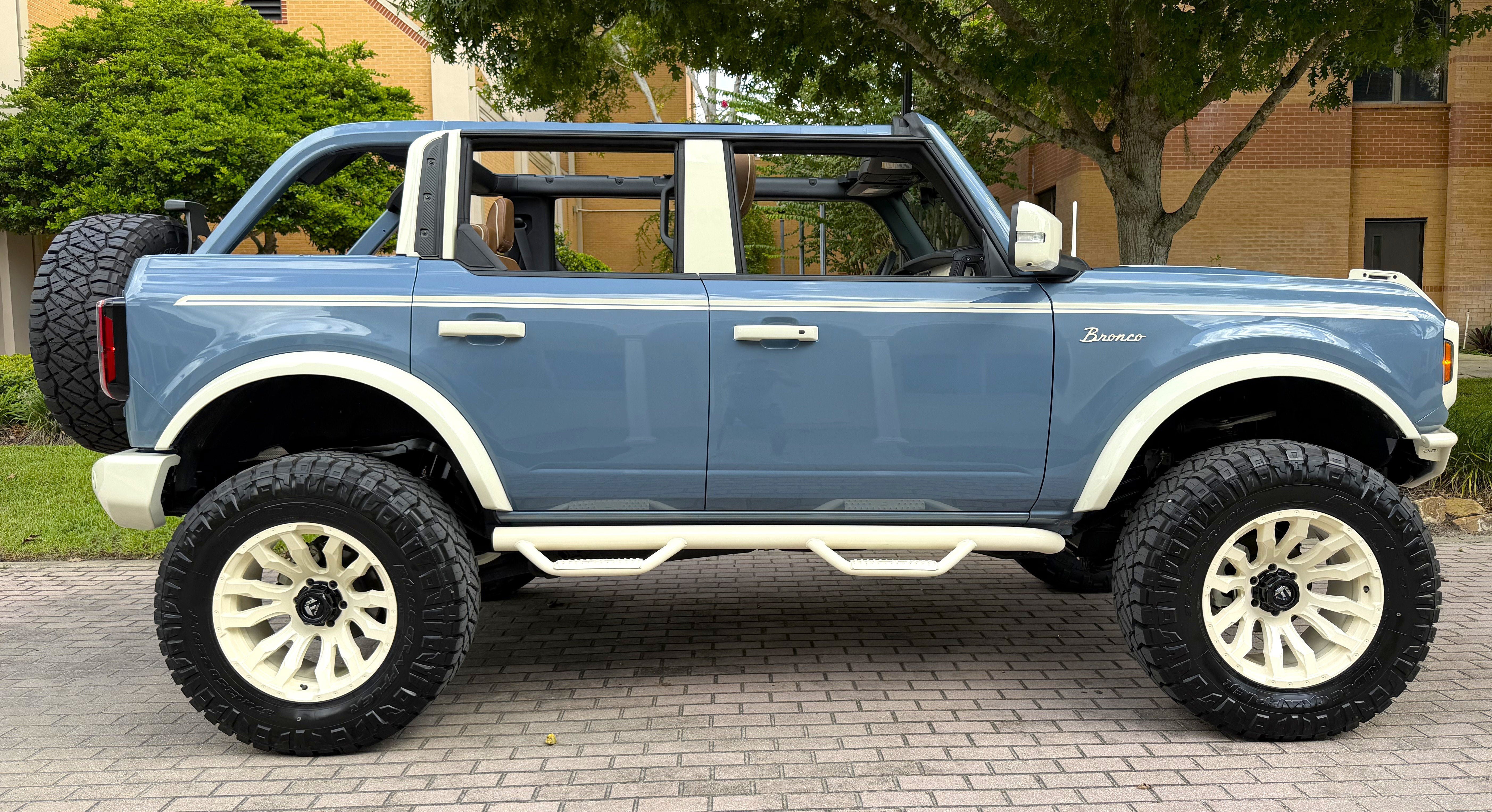 Used 2025 Ford Bronco Outer Banks AWD/4WD image 9