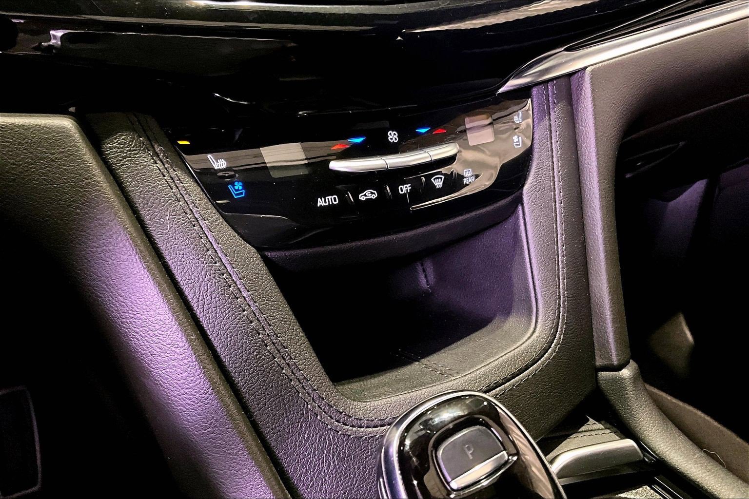 Used 2024 Cadillac XT6 Sport AWD/4WD image 15