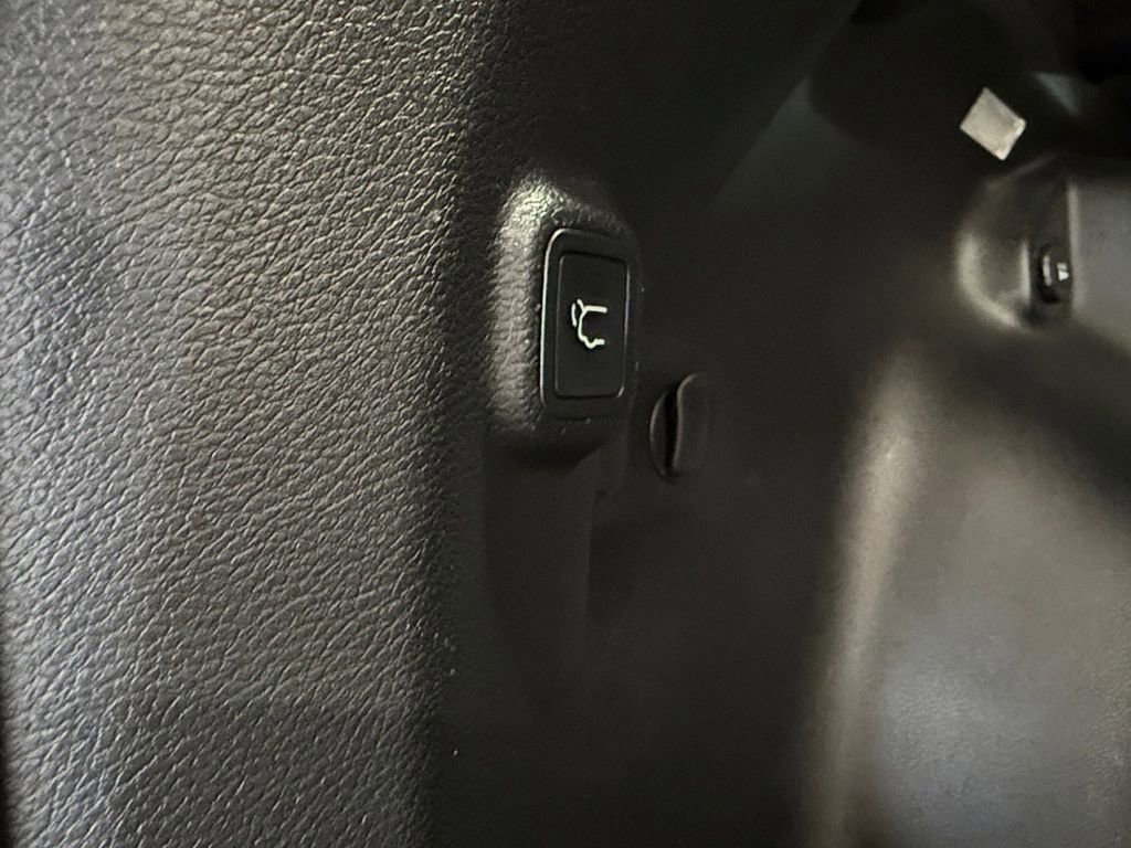 Used 2019 Jeep Cherokee Trailhawk w/ Comfort & Convenience Group image 7