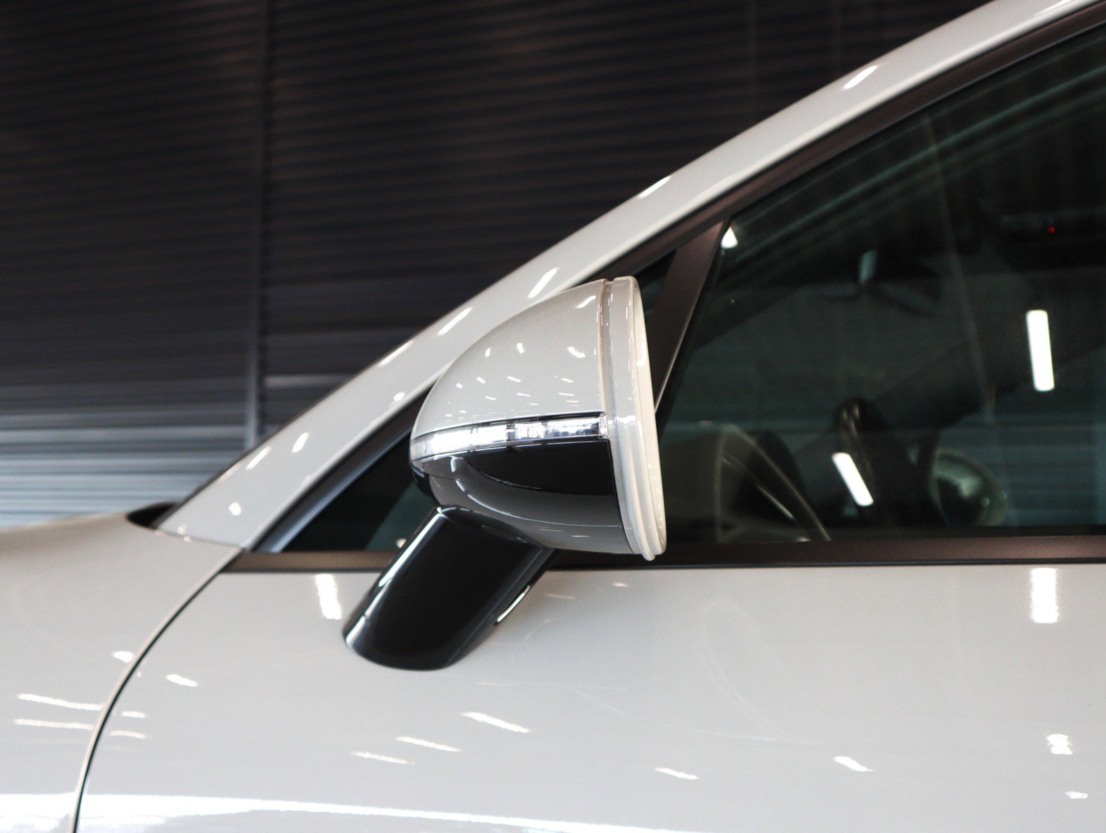 Certified 2023 Porsche Macan image 24