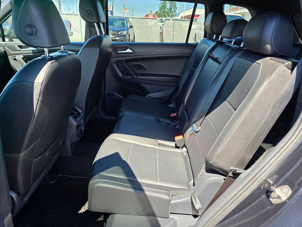 Used 2020 Volkswagen Tiguan SE R-Line FWD image 17