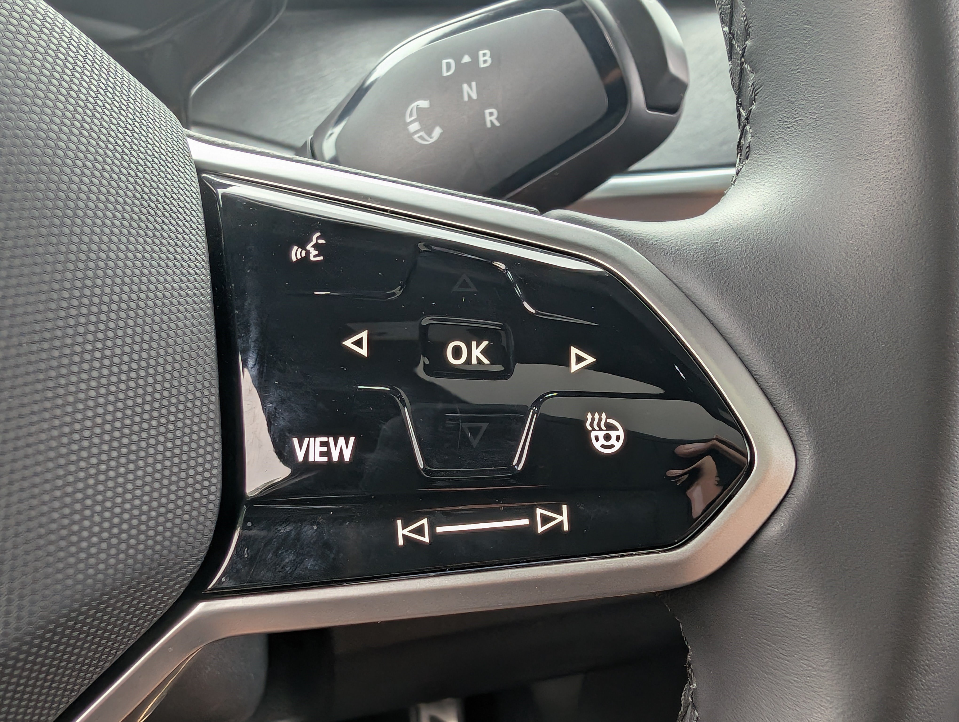 Used 2025 Volkswagen ID. Buzz Pro S Plus RWD image 35