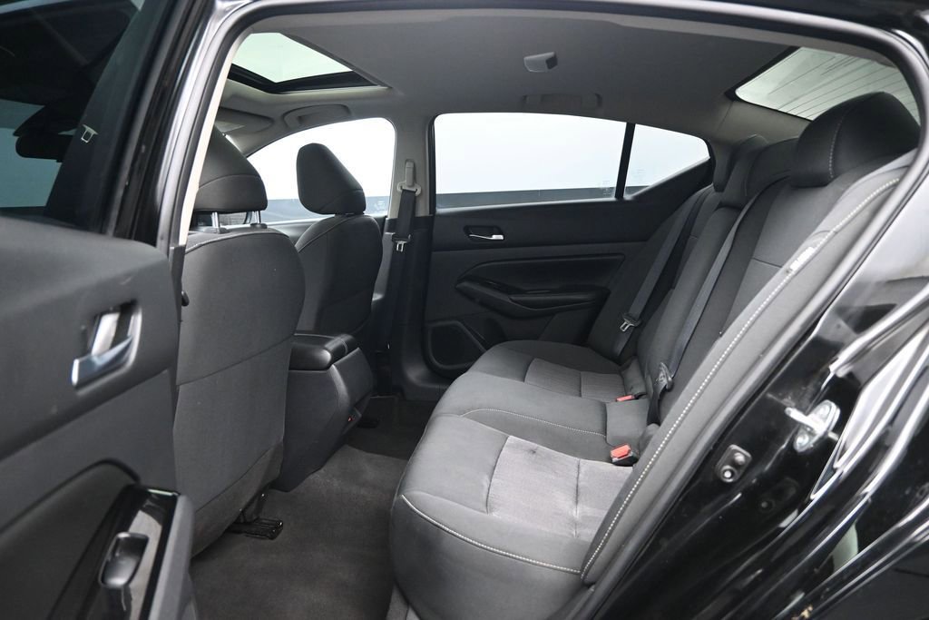 Used 2022 Nissan Altima 2.5 SR w/ Midnight Edition Package FWD image 28