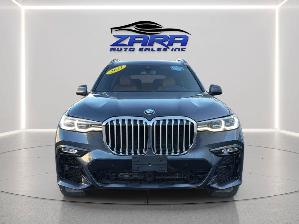 Used 2021 BMW X7 xDrive40i w/ M Sport Package AWD/4WD image 2