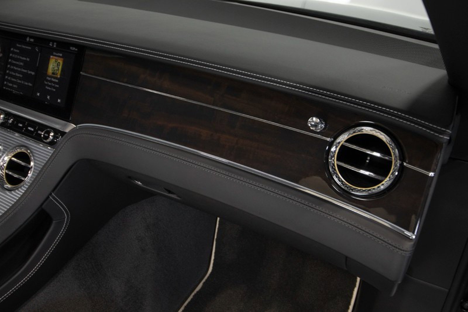 Used 2021 Bentley Continental GT image 48