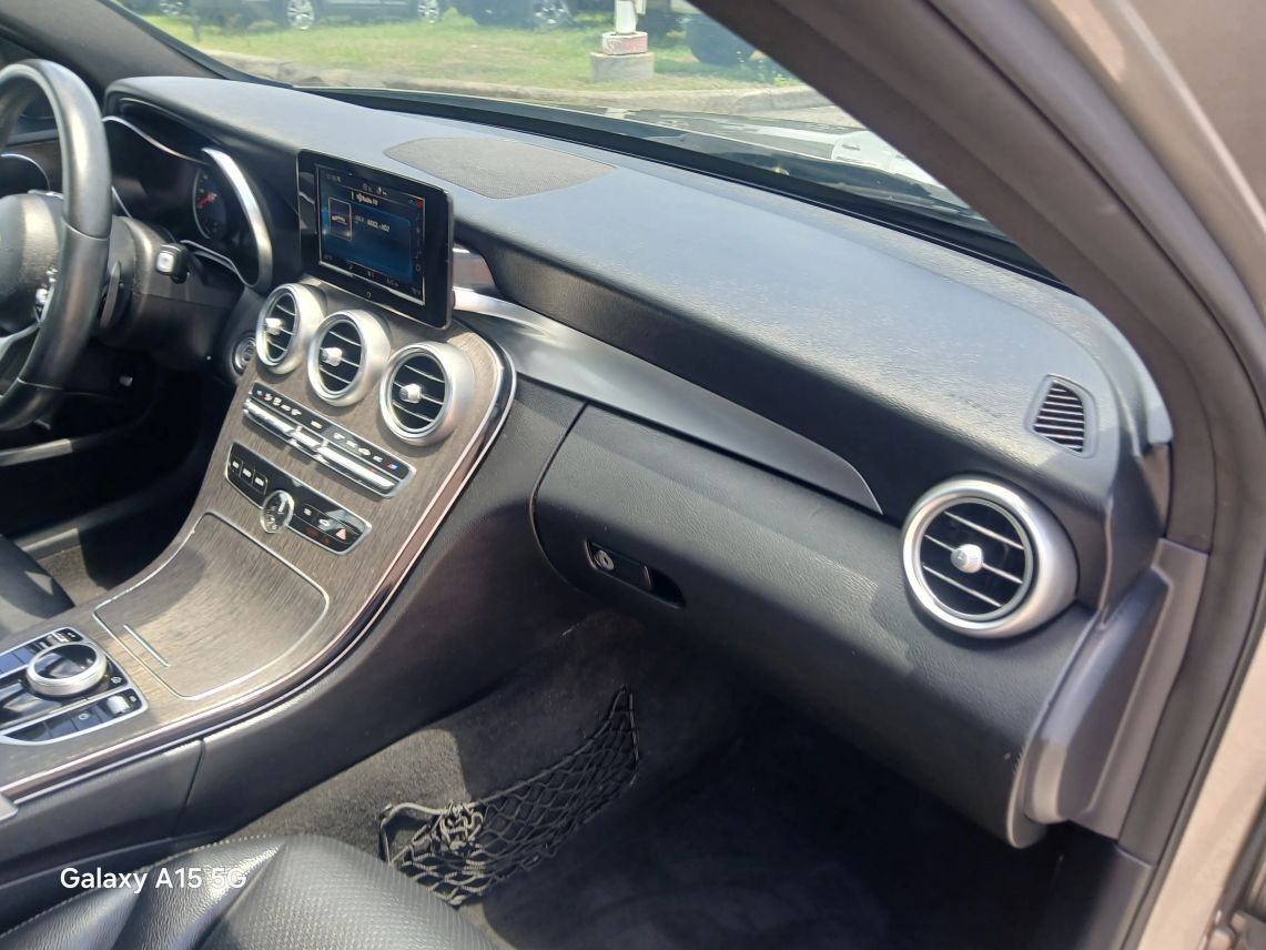 Used 2019 Mercedes-Benz C 300 4MATIC Sedan w/ Premium Package image 17