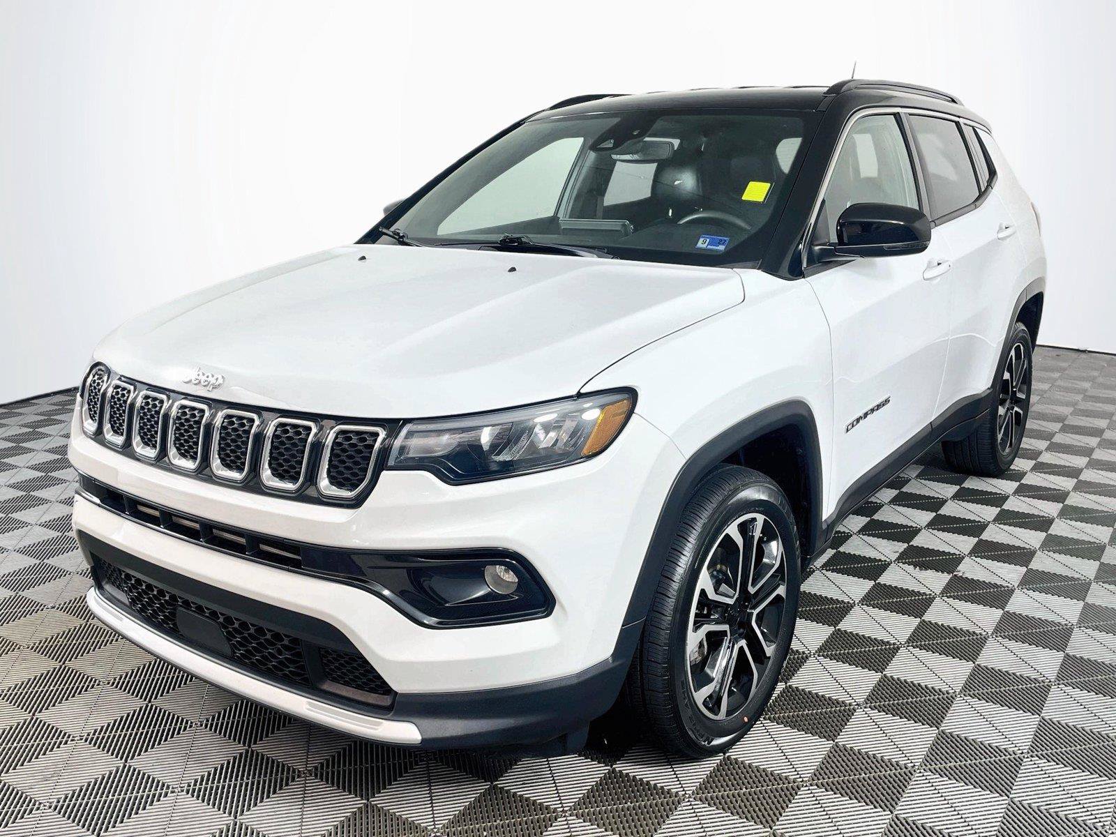 Used 2023 Jeep Compass Limited AWD/4WD image 3