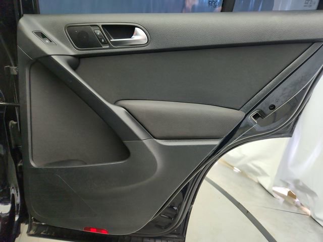 Used 2017 Volkswagen Tiguan Limited w/ Alloy Wheels Package image 23