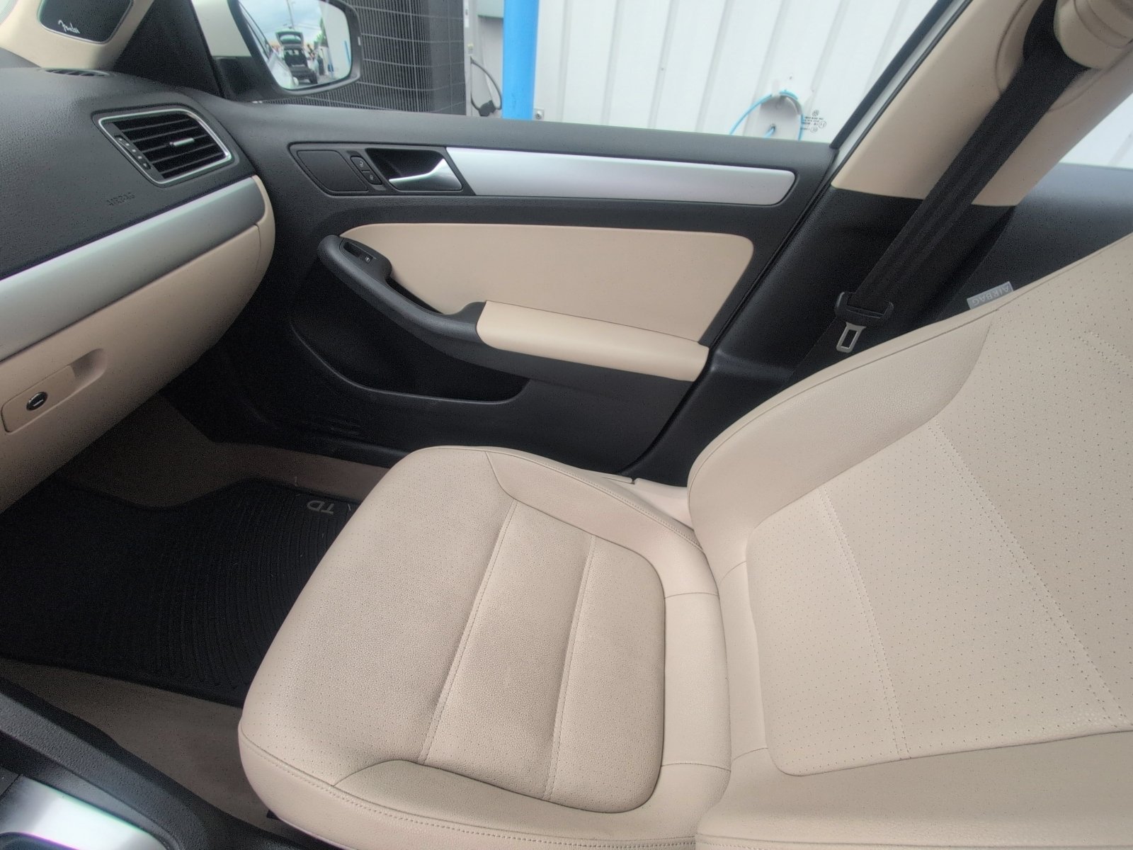 Used 2012 Volkswagen Jetta TDI FWD image 6