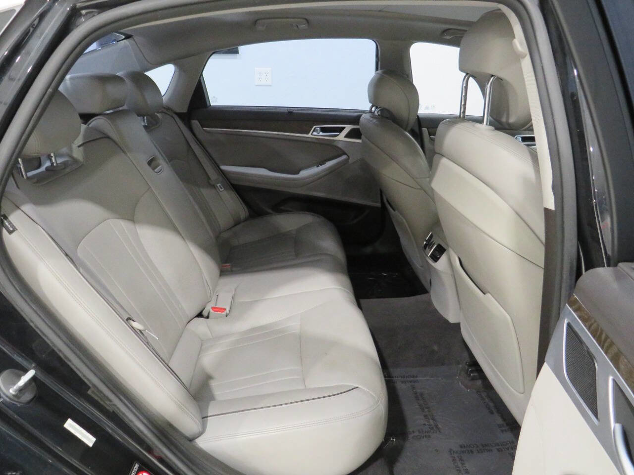 Used 2015 Hyundai Genesis 3.8 w/ Option Group 04 image 12