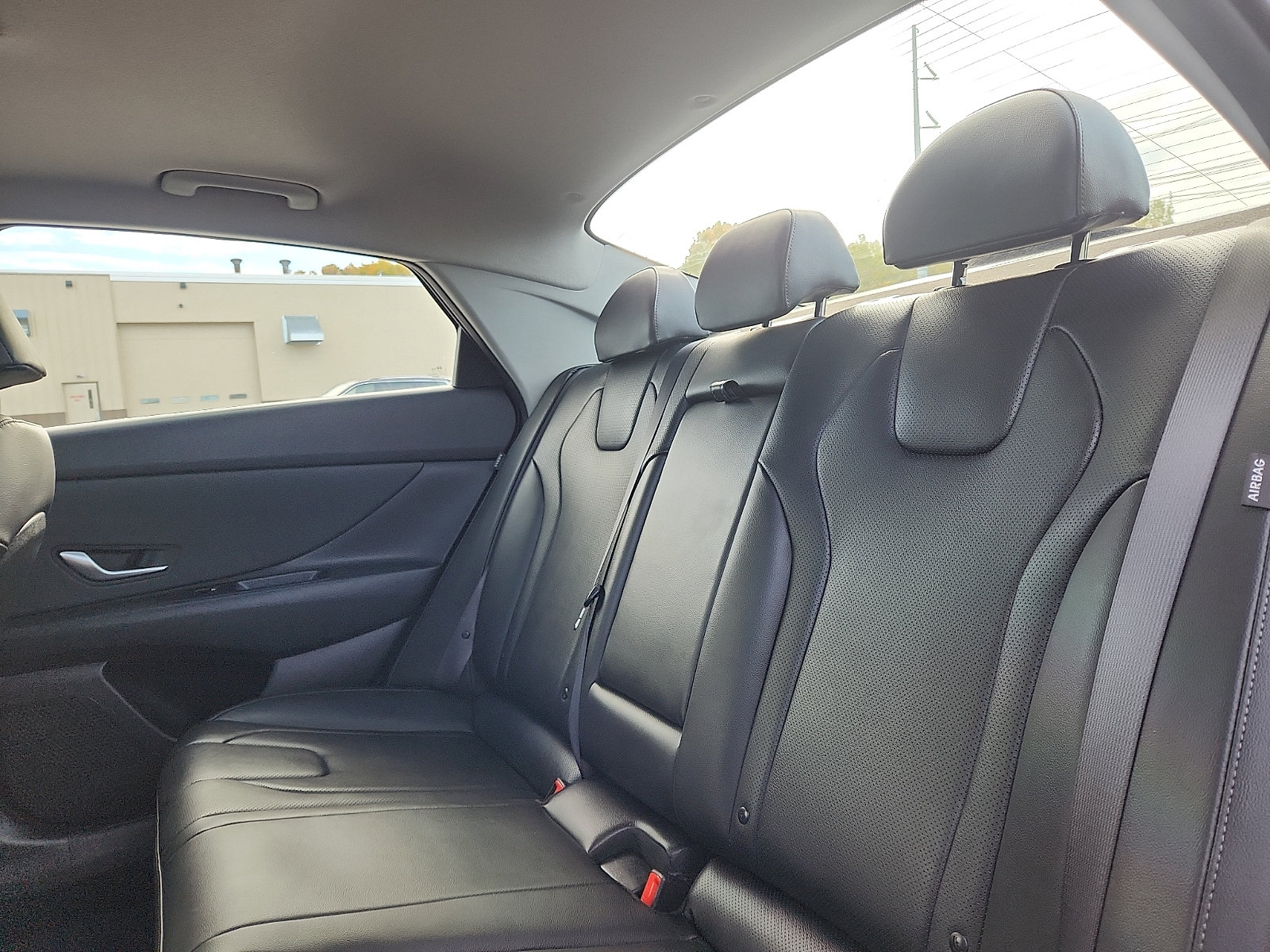 Certified 2025 Hyundai Elantra Limited FWD image 25