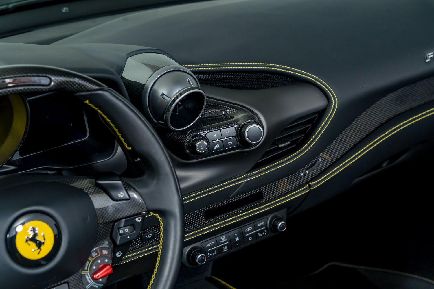 Used 2022 Ferrari F8 Tributo RWD image 30
