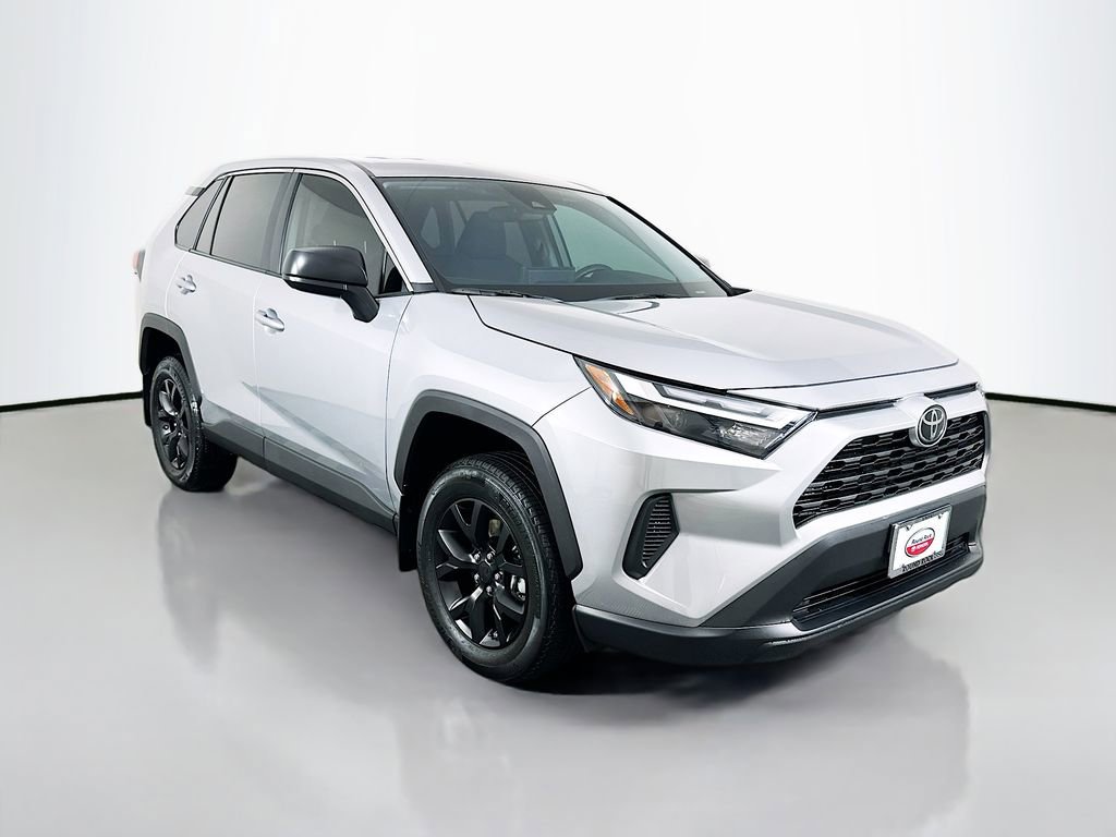 Used 2025 Toyota RAV4 LE image 3