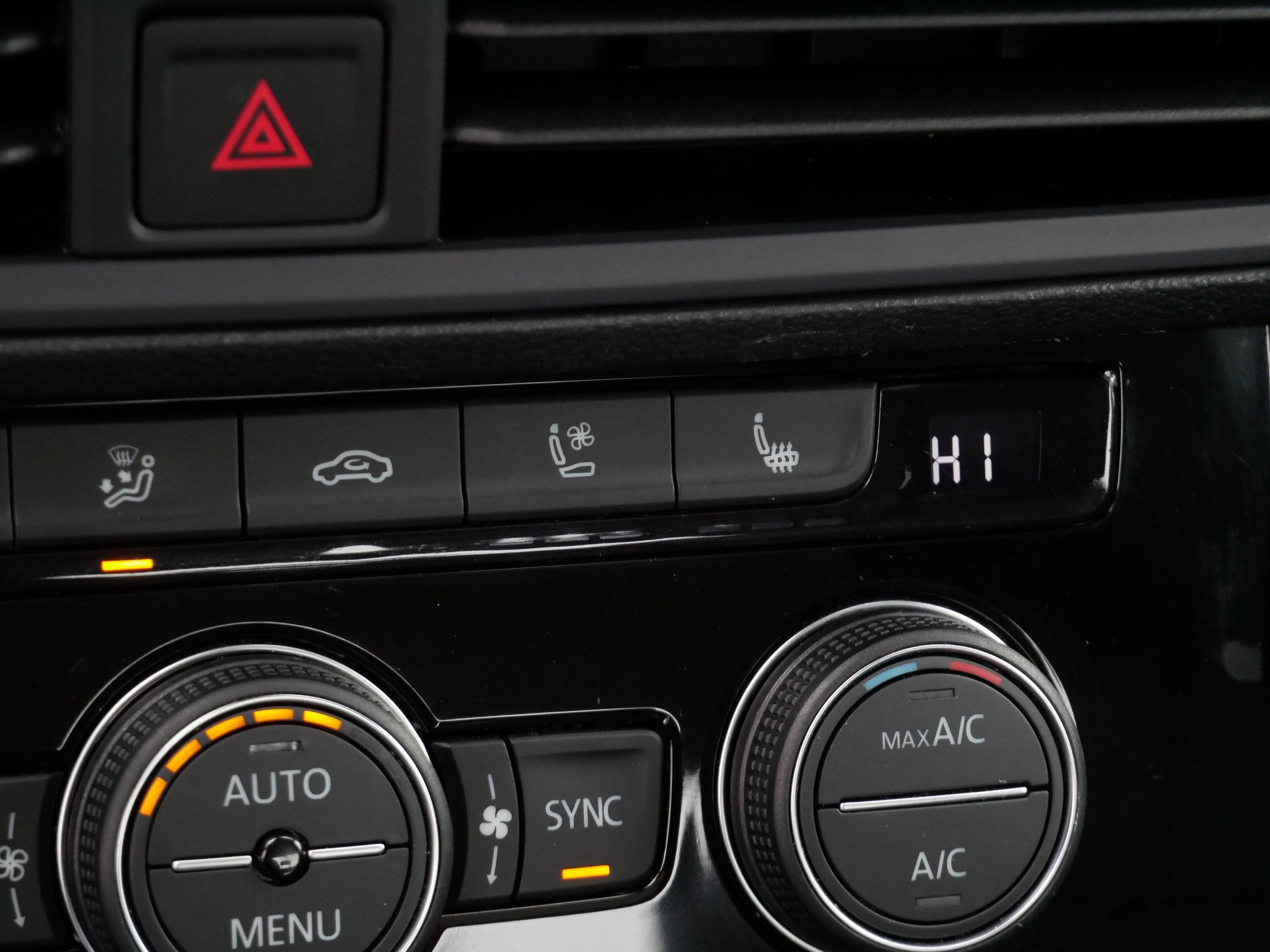 Certified 2024 Volkswagen Jetta SEL image 29