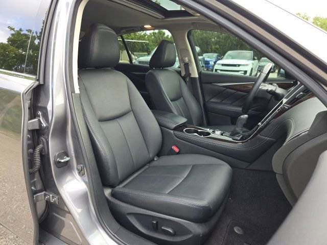 Used 2018 INFINITI Q50 Luxe w/ Essential Package (3.0T Luxe) RWD image 12