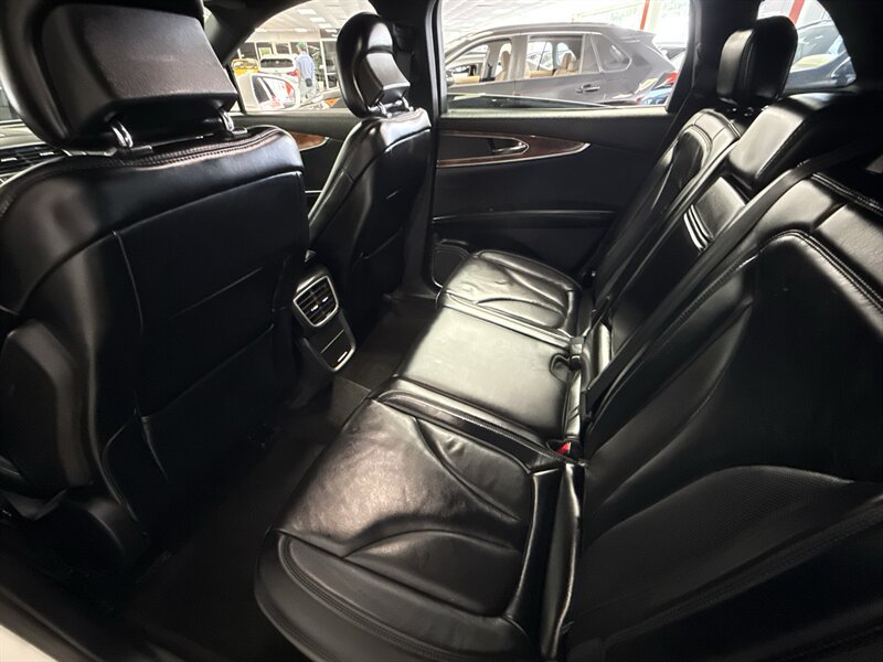 Used 2018 Lincoln MKX Select w/ Select Plus Package FWD image 27