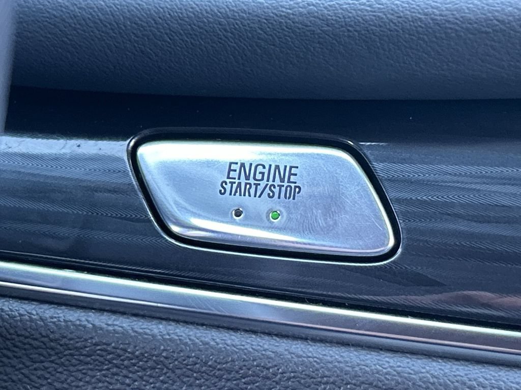 Used 2024 Buick Enclave Essence w/ Technology Package FWD image 17