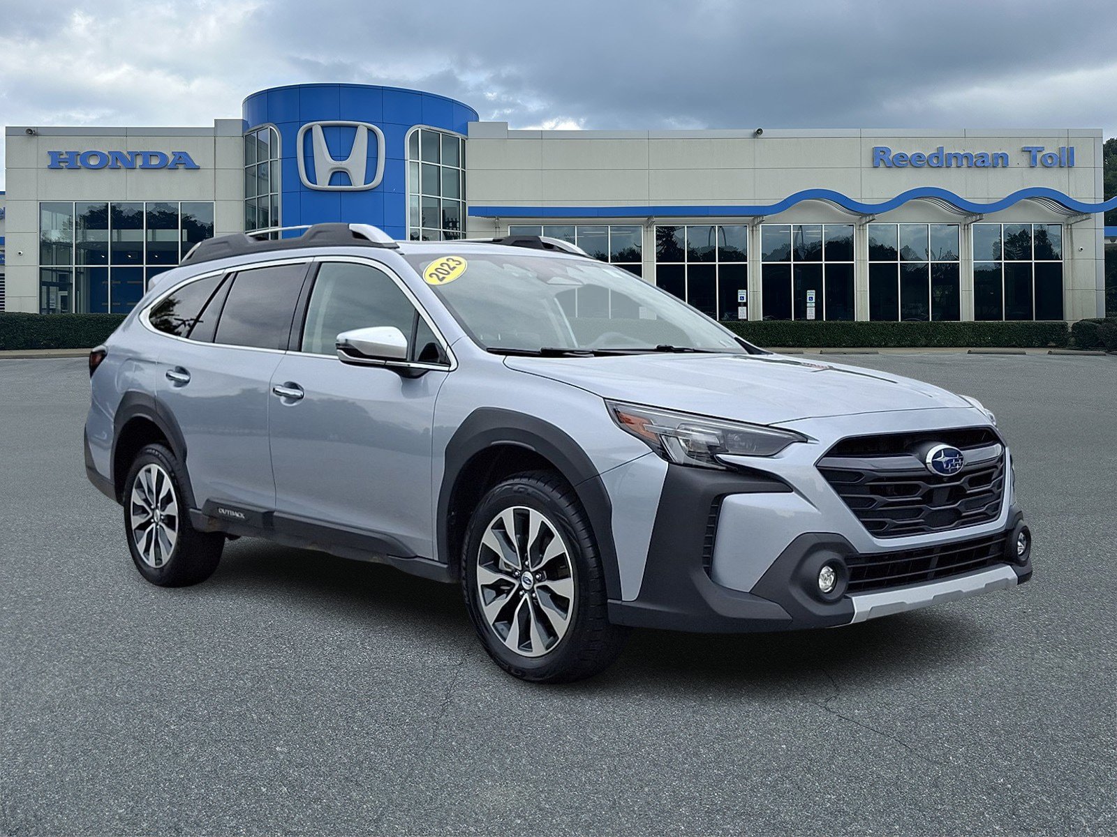 Used 2023 Subaru Outback Touring XT AWD/4WD image 1