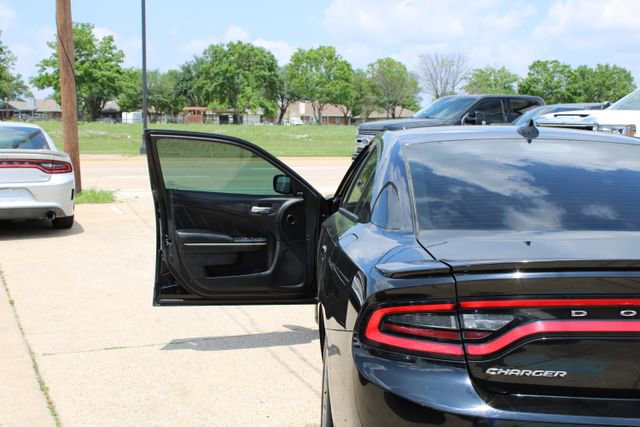 Used 2020 Dodge Charger SXT w/ Plus Group RWD image 9