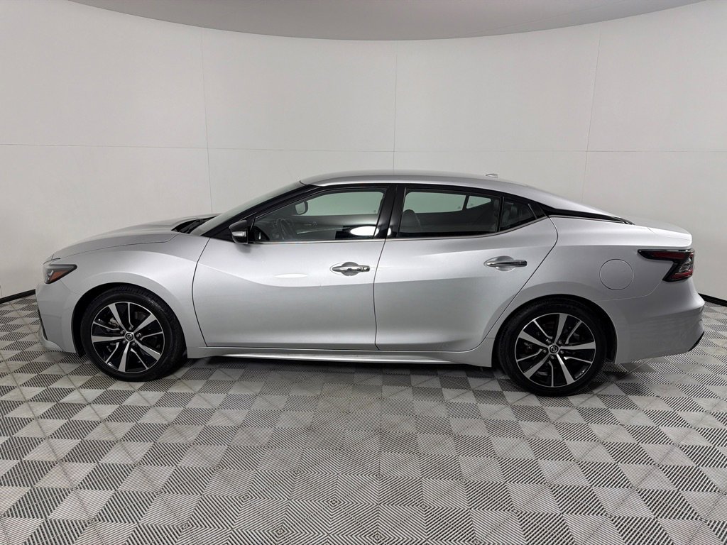 Used 2022 Nissan Maxima SV image 8