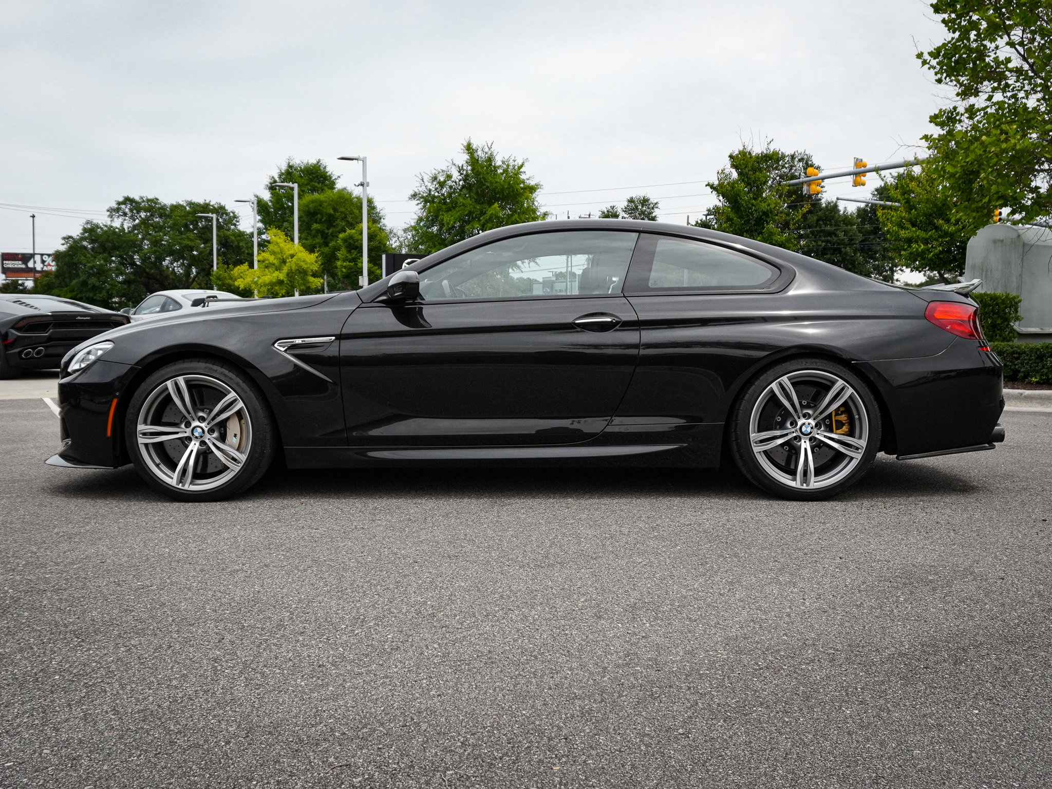 Used 2014 BMW M6 Coupe w/ Executive Package RWD image 7