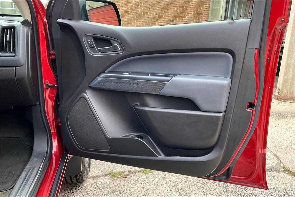 Used 2015 Chevrolet Colorado Z71 AWD/4WD image 23