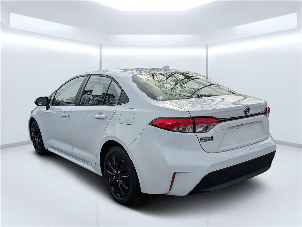 Used 2025 Toyota Corolla LE image 5