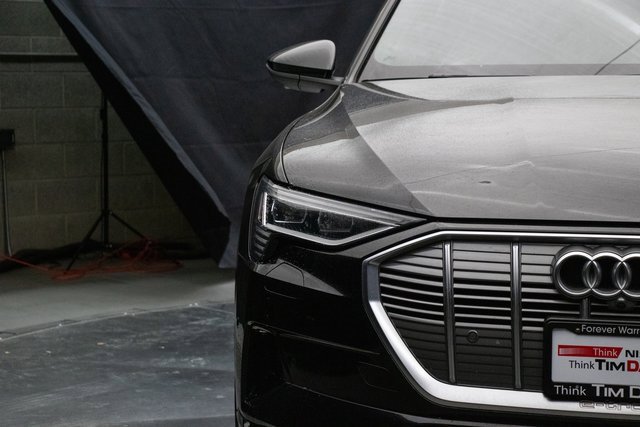 Used 2022 Audi e-tron Premium Plus w/ Premium Plus Package image 5
