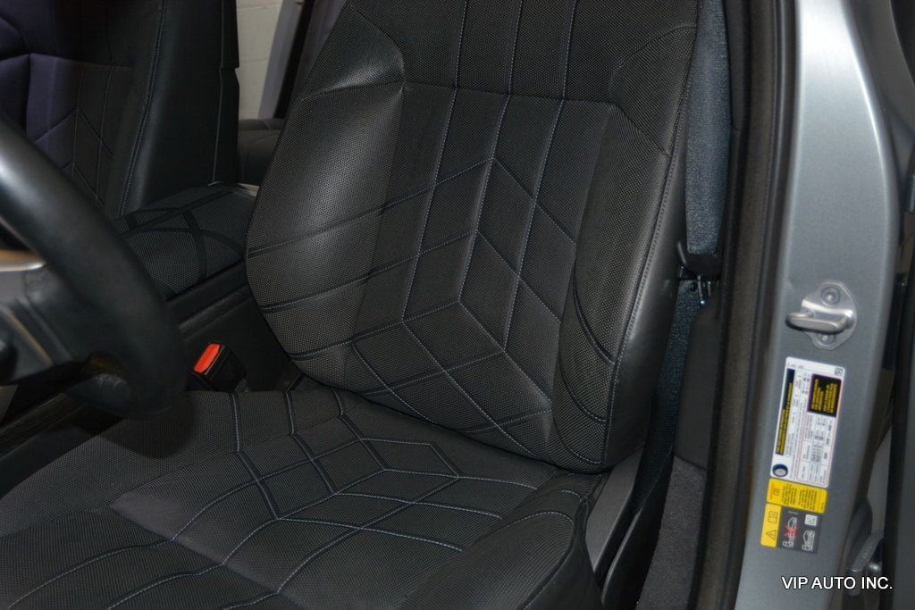 Used 2023 BMW i7 xDrive60 AWD/4WD image 17