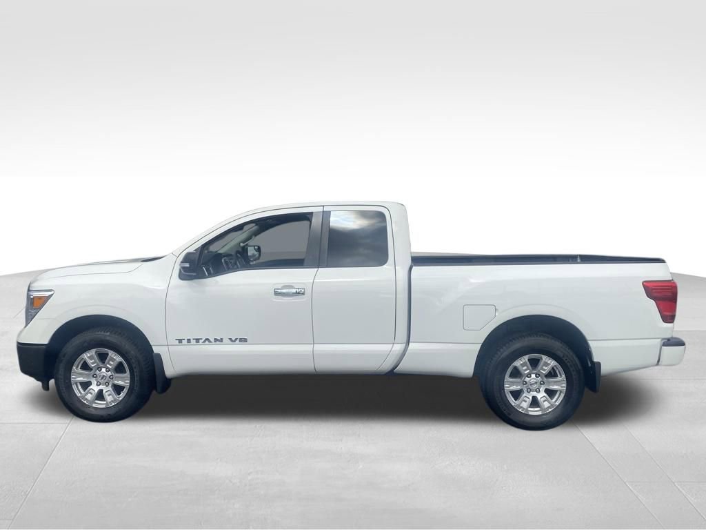 Used 2018 Nissan Titan SV w/ SV Convenience Package image 2